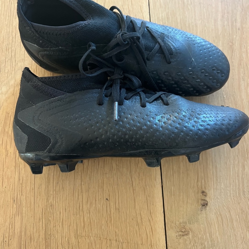 Adidas Predator size 4